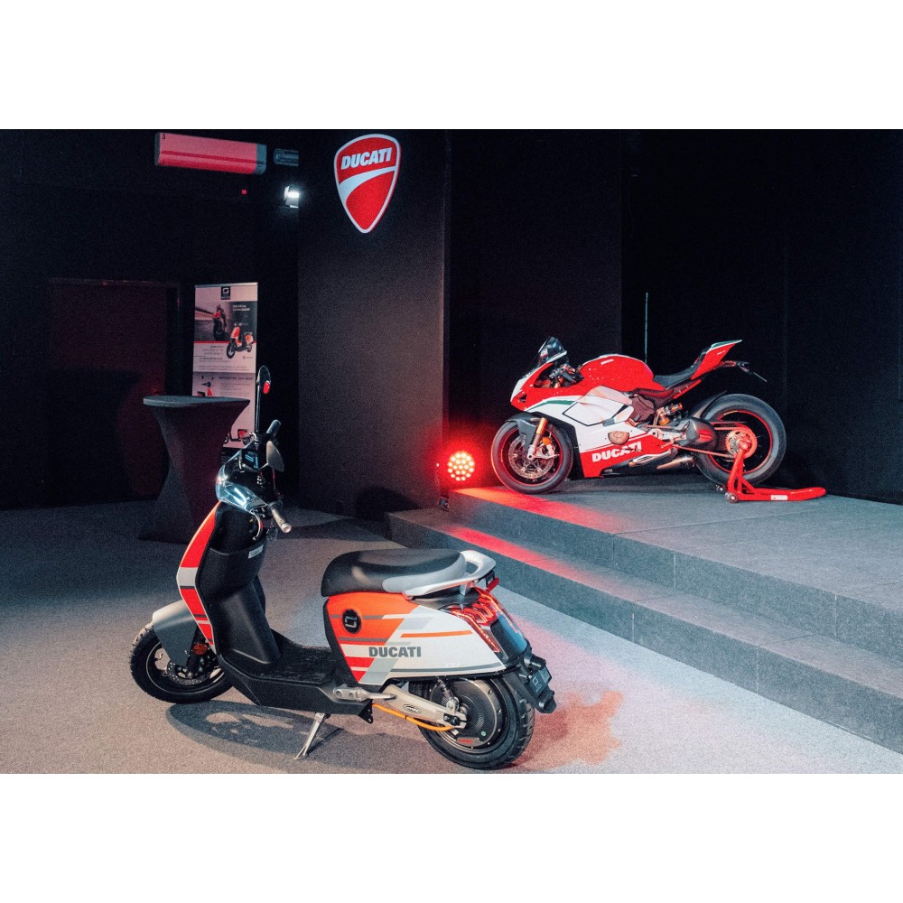 Электроскутер Super Soco Cux Ducati 4 Электроскутер Super Soco Cux Ducati 4