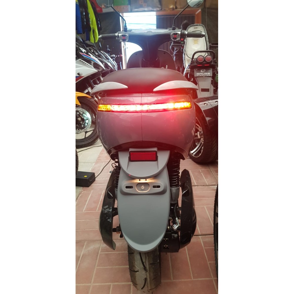 Электроскутер FST Classic 1000W 72V с АКБ 30FAh 7 Электроскутер FST Classic 1000W 72V с АКБ 30FAh 7