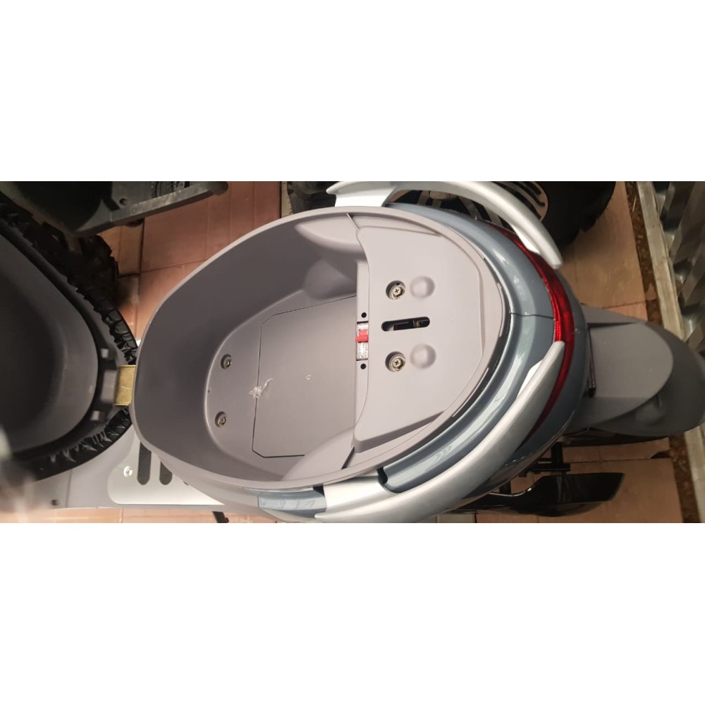 Электроскутер FST Classic 1000W 72V с АКБ 30FAh 12 Электроскутер FST Classic 1000W 72V с АКБ 30FAh 12